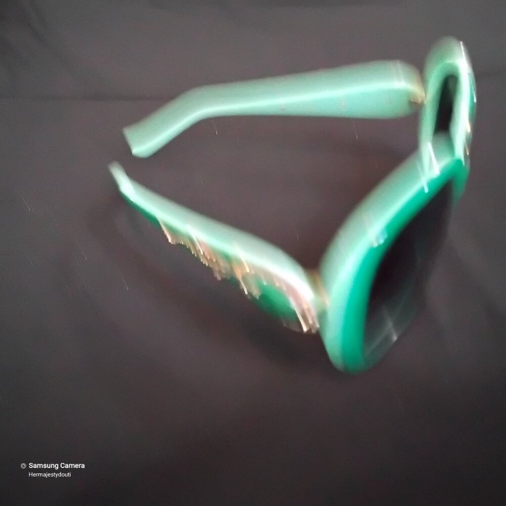 Judith Leiber Green Square Sunglasses New Silver Case Cleaning Cloth & Gift Box - Picture 9 of 12